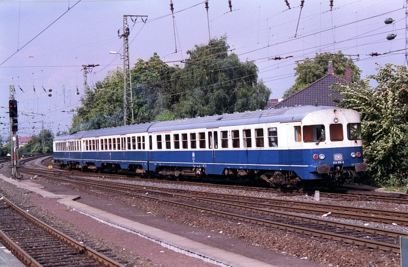 Abfahrt 624 616-9 Mnster Hbf 04-08-1992 (Scan von Negativ).