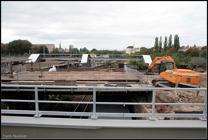 Am (R)Ostkreuz wurde der alte Bahnsteig der Ringbahn bis auf die eigendliche Tr�gerbr�cke abgetragen (Baustelle Berlin Ostkreuz, 26.09.2009)