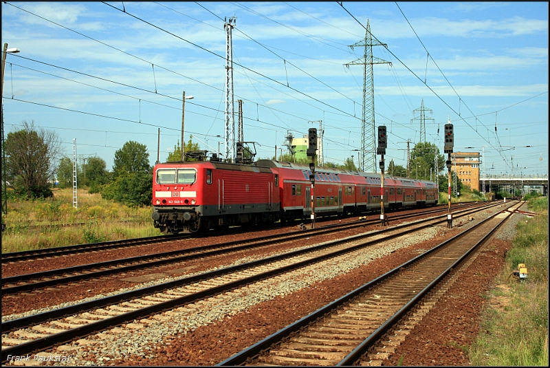 DB Regio 143 848-0 mit dem RE7 nach W�nstdorf-Waldstadt in Sch�nefeld Flughafen, 01.08.2009