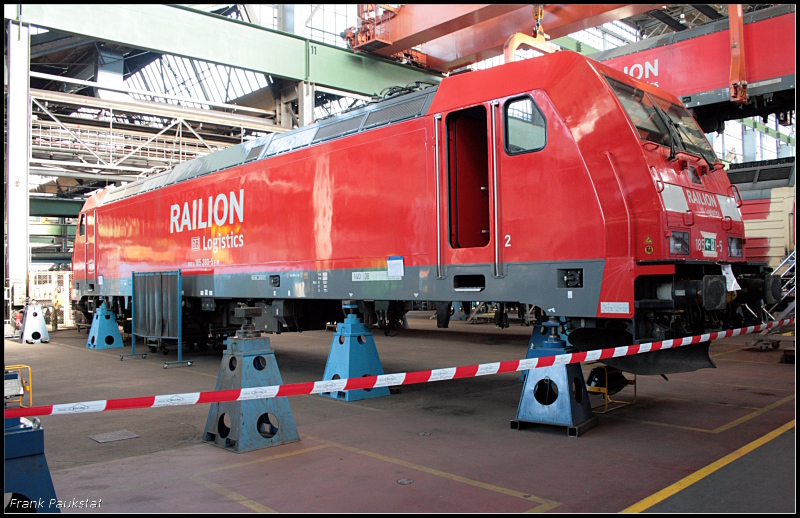RAILION Logistics 185 280-5 bekommt neue Rads�tze (135 Jahre Werk Cottbus, Cottbus 19.09.2009)