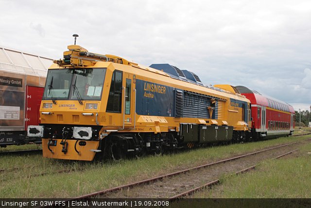 SF 03W FFS der Fa. Linsinger vorrbergehend abgestellt bis es dann aufs Gelnde der InnoTrans ging (Elstal/Wustermark, 19.09.2008).