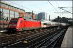 DB Fernverkehr 101 014-9 zieht den Ersatz-ICE 940/950 nach D�sseldorf bzw K�ln.
