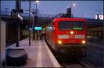 F�r die Berliner Fu�ballfans ging es am 30.01.2011 schon sehr fr�h nach Bielefeld. DB Regio 112 188 zog den aus 8 Dosto bestehenden Sonderzug ab Berlin Gesundbrunnen.