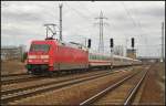 DB Fernverkehr 101 002 mit einem IC am 14.04.2013 in Berlin Sch�nefeld Flughafen.