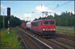 DB Schenker 155 131-6 mit einem gemischtem G�terzug am 11.08.2014 durch Panketal-Zepernick    Update: 13.02.2015 in Opladen verschrottet