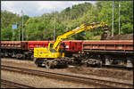 Bei Gleisbauarbeiten im Bahnhof wurde auch dieser Liebherr A 922 Rail Litronic  Zweiwegebagger von der Firma CH&T aus Pardubice eingesetzt, Mladá Boleslav, 22.05.2022 (CZ-CHTPC 99 54 9905 372-7)
