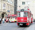 Stadtverkehr Halle (Hallesche Verkehr AG - HAVAG), Tatra Stra�enbahn T 4 DC Nr.1160 und 1190 mit H�nger B 4 DC Nr.195 von CKD-MGB Baujahre 1982/83 am Marktplatz in Halle am 29.06.2015.