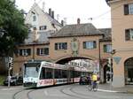 Stra�enbahn / Stadtbahn Augsburg, Combino Nr.834 von Siemens Baujahr 2000 in Augsburg beim Fischertor am 30.07.2013.