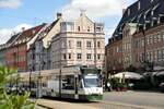 Stra�enbahn / Stadtverkehr Augsburg; Combino NF 8 Nr.822 von Siemens Baujahr 2000 am Ulrichsplatz am 25.08.2010.