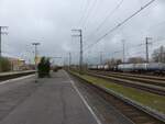 Bahnsteig Gleis 3 und 4 Bahnhof Emmerich am Rhein 12-03-2020.