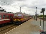 NMBS 823 en 816 Type MS 75 Antwerpen Noorderdokken 10-05-2013.