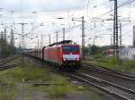 DB Schenker Lok 189 032-6 mit Schwesterlok und Gterzug.