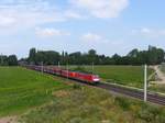 DB Cargo Lok 189 053-2 met Schwesterlokomotive , Praest bei Emmerich am Rhein 06-07-2018.