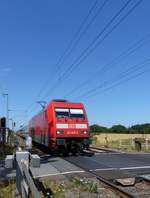 DB Lokomotive 101 025-5 Bahnbergang Devesstrae, Salzbergen 23-07-2019.