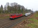 DB Cargo Lokomotive 155 055-7 en OLA (Ostseelandverkehr GmbH) LINT Dieseltriebzug VT 701 Abzweig Lotharstrasse, Forsthausweg, Duisburg 12-04-2018.