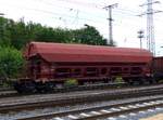 Tads-x Drehgestell-Schttgutwagen mit Schwenkdach und dosierbarer Schwerkraftentladung mit Nummer 31 RIV 80 D-DB 0834 438-0 Rangierbahnhof Kln Gremberg, Porzer Ringstrae, Kln 20-05-2016.