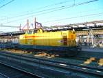 Strukton Diesellok  Ankie  mit Nummer 92 84 2284 305-4 auf Gleis 12 Utrecht Centraal Station 08-02-2011.