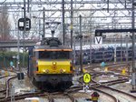 Rotterdam Rail Feeding (RRF) Lok 4401 (ex-NS 1606) mit Gterzug.