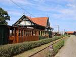 Dampflokomotive Nummer 4 Ankunft mit personenzug Bahnhof.