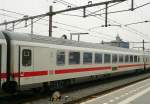 DB Bpmz 294.5 mit Nummer 61 80 20-91 513-7 in IC 145 von Amsterdam nach Berlin, Gleis 10 Amsterdam Centraal Station 25-09-2013.