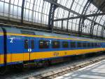 Bpmz10 Intercitywagen Bauart ICR mit Nummer 61 84 20-70 244-0 Gleis 15 Amsterdam Centraal Station 24-06-2015.