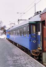 SJ D-Zug Sitzwagen 1.Klasse in Narvik, Norwegen 21-04-1993. Scan und Bild :Hans van der Sluis.

SJ Zitrijtuig eerste klasse Narvik, Noorwegen 21-04-1993. Scan en foto :Hans van der Sluis.