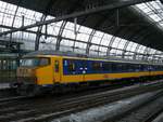 Bpmbdzf 7 mit Nummer 61 84 82-70 005-0 (16505) Reisezugwagen 2. Klasse. Ex-BKD 50 84 82-70 932-8 Baujahr 1981. Amsterdam Centraal Station 03-02-2016.

Bpmbdzf 7 nummer 61 84 82-70 005-0 (16505) 2e klasse rijtuig zonder stuurstandfunctie. Ex-BKD 50 84 82-70 932-8 bouwjaar 1981. Amsterdam CS 03-02-2016.