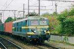 Am 17 Juli 1997 durchfahrt SNCB 2513 mit ein KLV Mechelen.