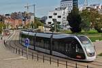 Tram aus Richtung Standard kommt an der Haltestelle Guillemins in Lttich an.