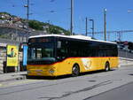 (276'049) - CarPostal Ouest - VD 165'364/PID 10'018 - Iveco (ex TPC Aigle Nr. CP09) am 30. Mai 2025 beim Bahnhof Neuch�tel