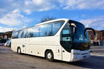 Neoplan Tourliner aus Ungarn in Krems.