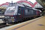 Mit schlichtere Bemahlerung steht am 17 September 2020 ME 1515 in Kobnhgavn mit ein Reisezug nach Koege.
