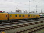 Letzter Wagen im Messzug:Dienst mzf 99 80 93-60 009-1,am 06.Februar 2020,in Stralsund.