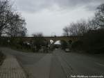 Br�ckenbauwerk kurz vor dem Endbahnhof Naumburg (Saale) Ost am 24.2.15