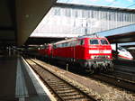 218 403 mit einer weiteren 218er mit einem SBB EuroCity im M�nchener Hbf am 21.6.17