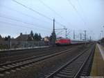 101 115 mit einem InterCity mit ziel K�ln Hbf beim vorbeifahren am S-Bahnhof Halle Messe am 13.12.14