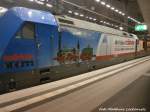 101 071 mit der M�rklin Werbung im Berliner Hbf am 28.5.15