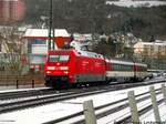 101 112-1 mit einem EuroCity (EC) verl�sst den Bahnhof Bingen (Rhein) Hbf am 15.1.17