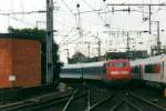 Am 1 Oktober 2002 treft 103 233 in K�ln Hbf ein.