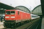 Scanbild von 112 149 mit InterRegio aus D�sseldorf und Siegen in Frankfurt-am-Main Hbf am 28 Juli 1999.