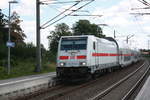 146 574 mit ihrer IC2 Garnitur bei der durchfahrt in Z�beritz am 22.7.20