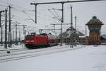146 024 verl�sst mit dem RE30 mit ziel Magdeburg Hbf den Bahnhof Halle/Saale Hbf am 15.2.21