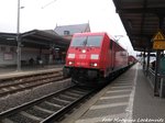 185 203 mit einen G�terzug bei der durchfahrt in Gelnhausen am 31.3.16