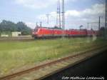 2x BR 189 mit einem G�terzug im Bahnhof Ludwigslust am 8.6.13