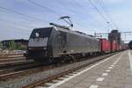 Froschblick auf MRCE/DB 189 094 mit deren KLV in Amersfoort f�r ein 45 Minutiger Pause am 27 April 2023.