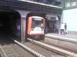 Hamburger Hochbahn (U-Bahn) / U3 im Bahnhof Laundungsbr�cke am 8.6.13