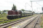 86 1744 und 114 703 (203 230) verlassen den Bahnhof Bergen auf R�gen in Richtung Lauterbach Mole am 30.7.21