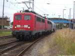 EGP 140 853-3 & 140 824-4 mit dem Kreidezug kurz vor der Abfahrt in Bergen auf R�gen am 12.8.13