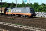 242 517 der hectorrail fuhr mit einen gemischten g�terzug am 31.05.13 durch bhf harburg