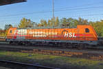 HSL 187 500 treft  mit ein Gaskesselwagenzug am 8 November 2019 in Emmerich ein.